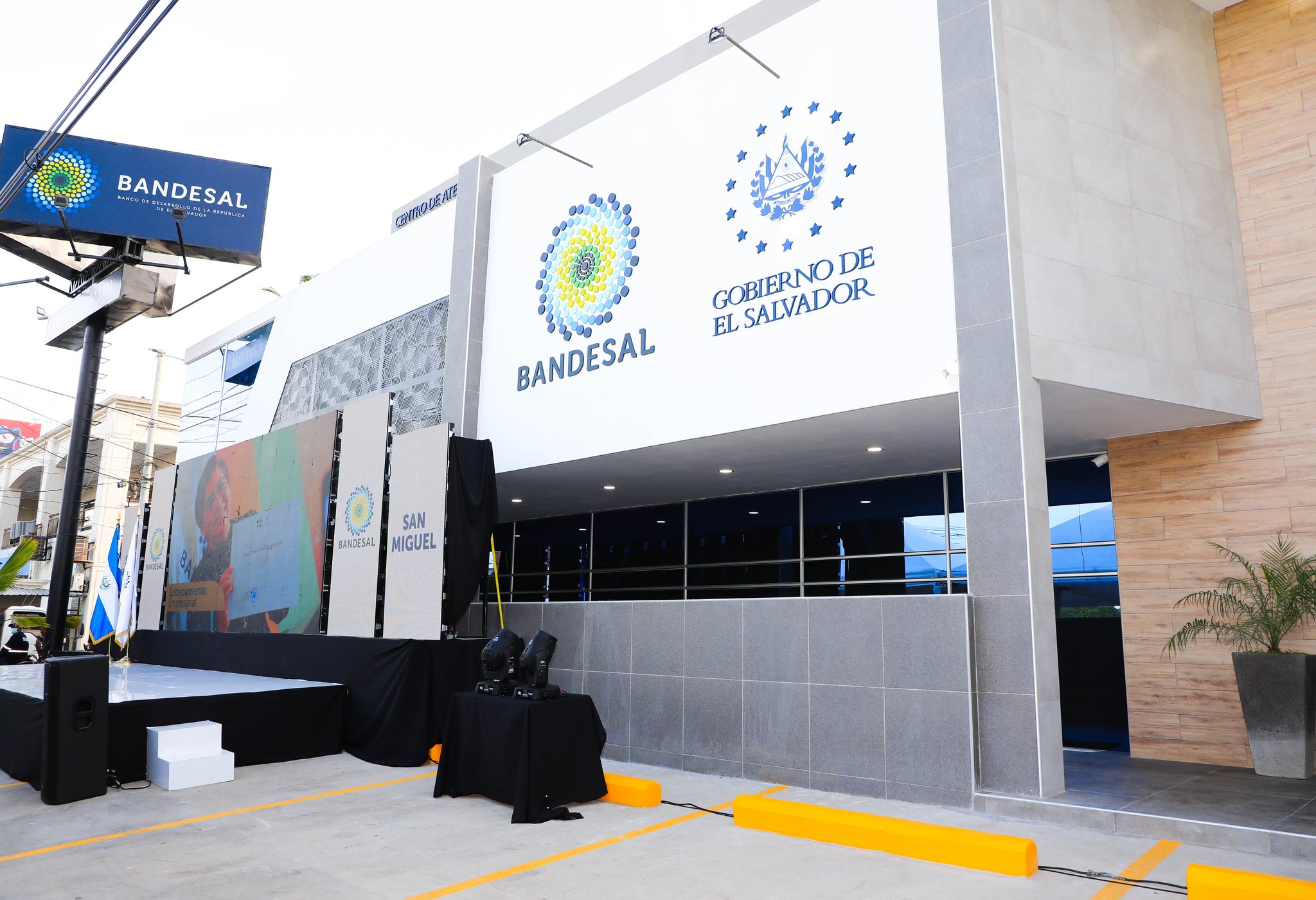 Gobierno dinamizará la economía de la zona oriental con nuevo Centro de Atención y Desarrollo Empresarial gobierno-dinamizara-la-economia-de-la-zona-oriental-con-nuevo-centro-de-atencion-y-desarrollo-empresarial